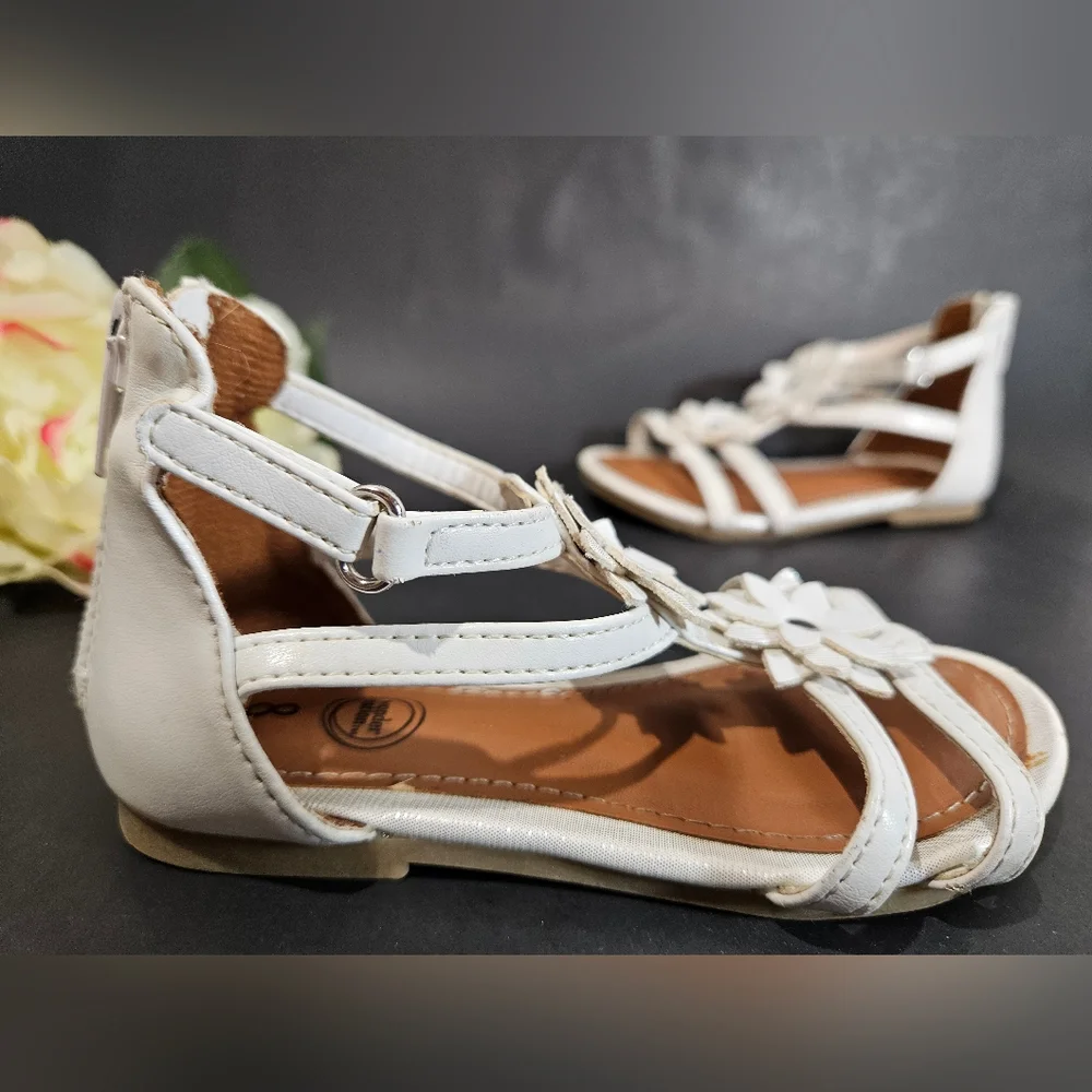 Girls White Flower Flat Sandals - Picture 2 of 12